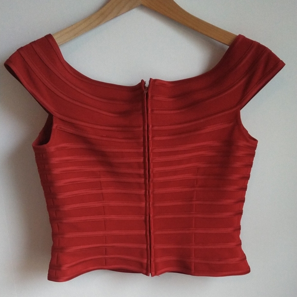 JS Collections Red Cropped Top - Picture 2 of 8